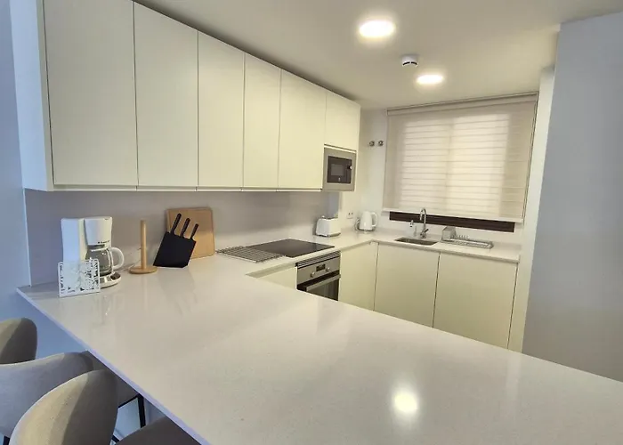 Happy Travel Lily Higueron *