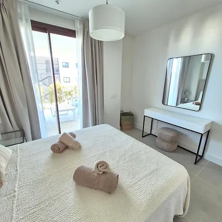 Happy Travel Lily Higueron * Fuengirola