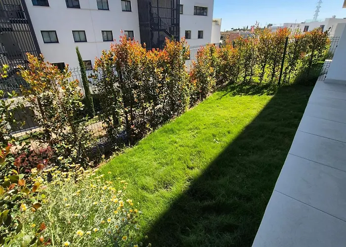 Happy Travel Lily Higueron