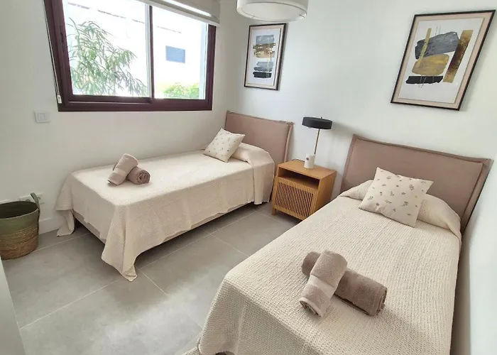 Happy Travel Lily Higueron *