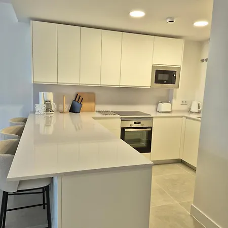 Happy Travel Lily Higueron * Fuengirola