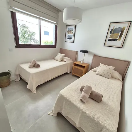 Happy Travel Lily Higueron *