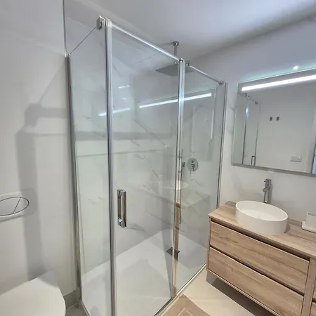 Happy Travel Lily Higueron Fuengirola